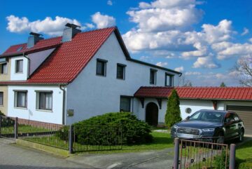 Halle-Ammendorf: Doppelhaushälfte mit Gartengrundstück und Garage, 06132 Halle (Saale)-Ammendorf, Zweifamilienhaus