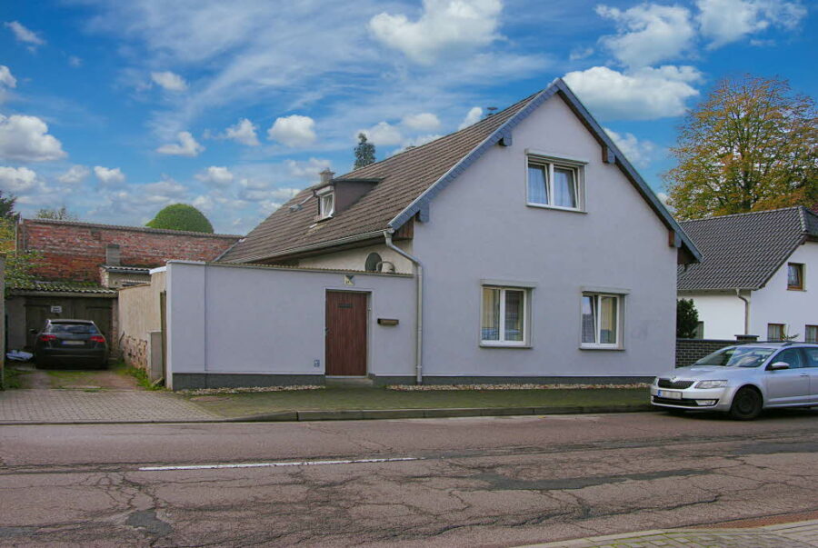 Petersberg OT Ostrau: Einfamilienhaus mit Ausbaureserve, 06193 Petersberg-Ostrau, Einfamilienhaus