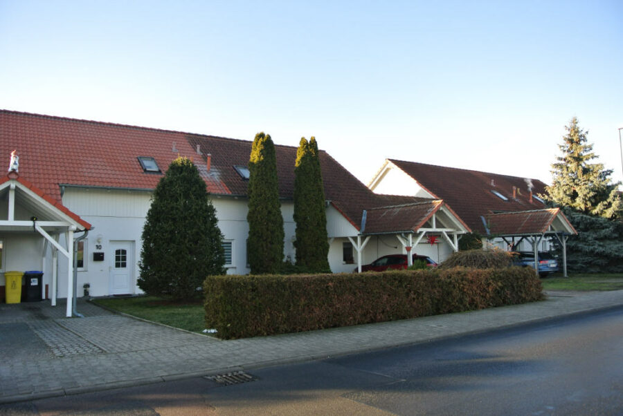 Naundorf: Doppelhaushälfte mit Garage und Carport, 06184 Kabelsketal OT Naundorf, Doppelhaushälfte