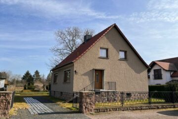 Halle (Saale): Einfamilienhaus mit schönem Garten und Garage, ruhige Lage, 06116 Halle (Saale)-Dautzsch, Einfamilienhaus